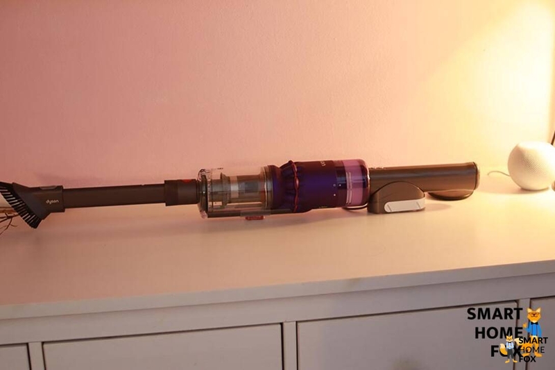 Recharger Dyson avec un support mural